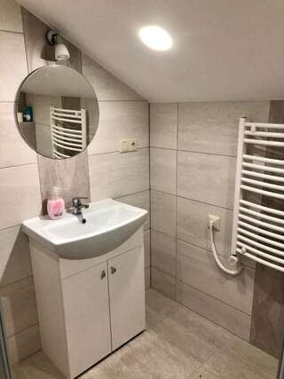 Апартаменты Apartamentai Klaipėda Клайпеда Улучшенный трехместный номер-4